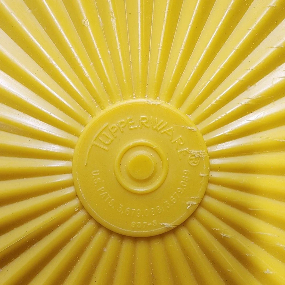 Vintage Tupperware Sunburst Yellow 8-cup Servalier Square Bowl with Lid 1970s